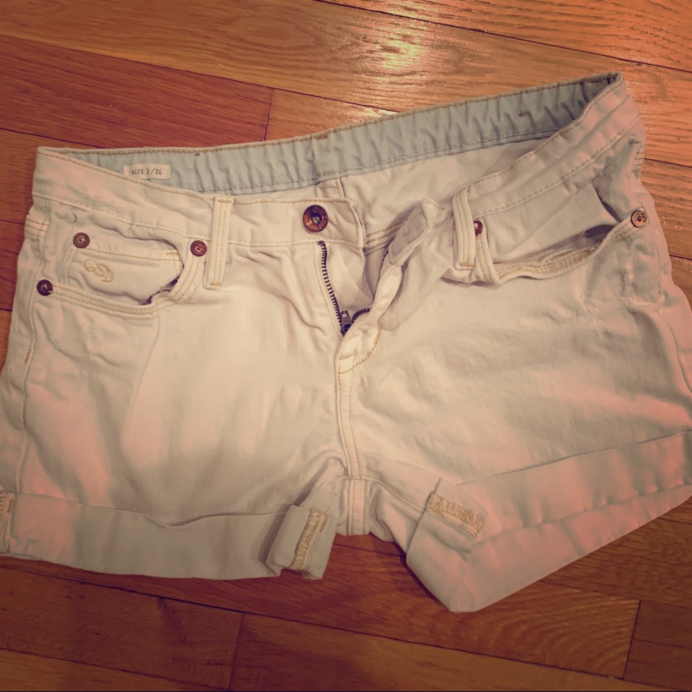 Quicksilver white jean shorts. Perfect condition!